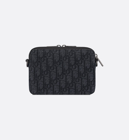 Pouch mit Reißverschluss und Riemen