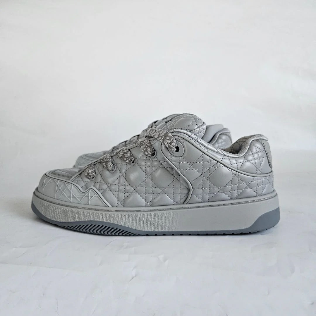 "B9" Sneaker